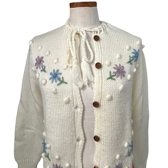 Vintage Floral Embroidered Cardigan Cream L/XL 3D Flowers Cottagecore Tie Neck - Picture 14 of 16